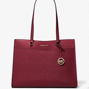 Michael Kors Laptop Large
Tote Shoulder Bag
Oxblood
